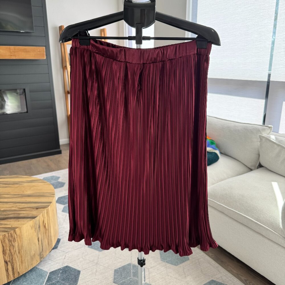 Dennis Basso Burgundy Satin pleated skirt